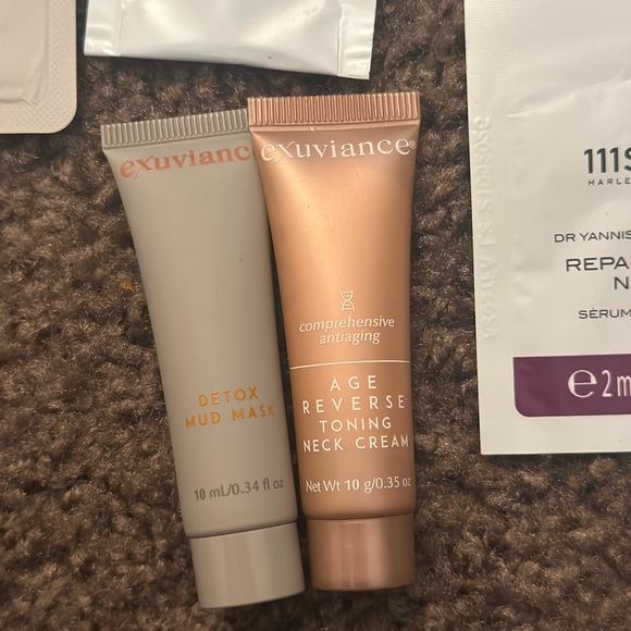 Bundle Augustinus Bader Skincare makeup bags. - Picture 5 of 6